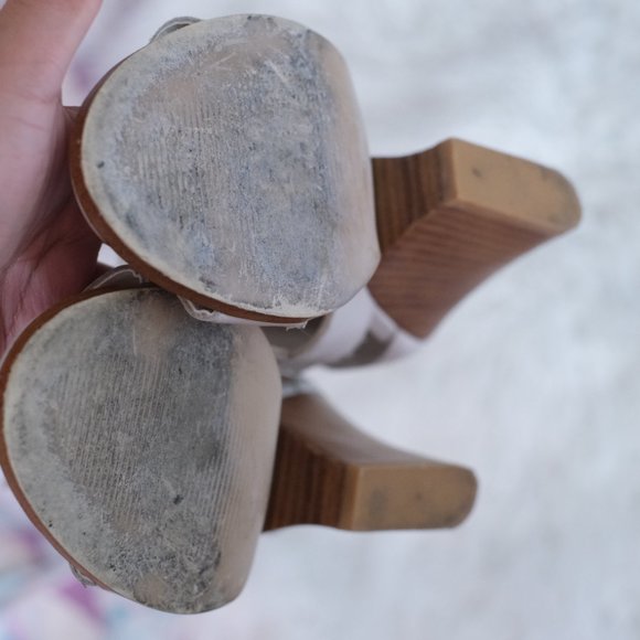 Heels - Picture 5 of 10